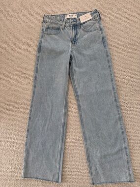 Hollister Light Blue Flare Jeans, 000R
NWT